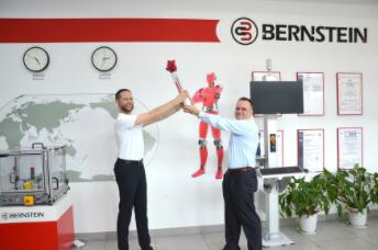 Symbolic handover of the torch at BERNSTEIN